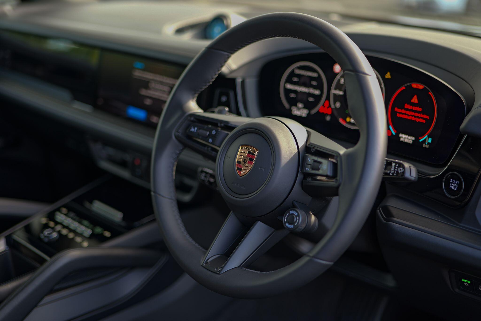 Porsche Cayenne view 16
