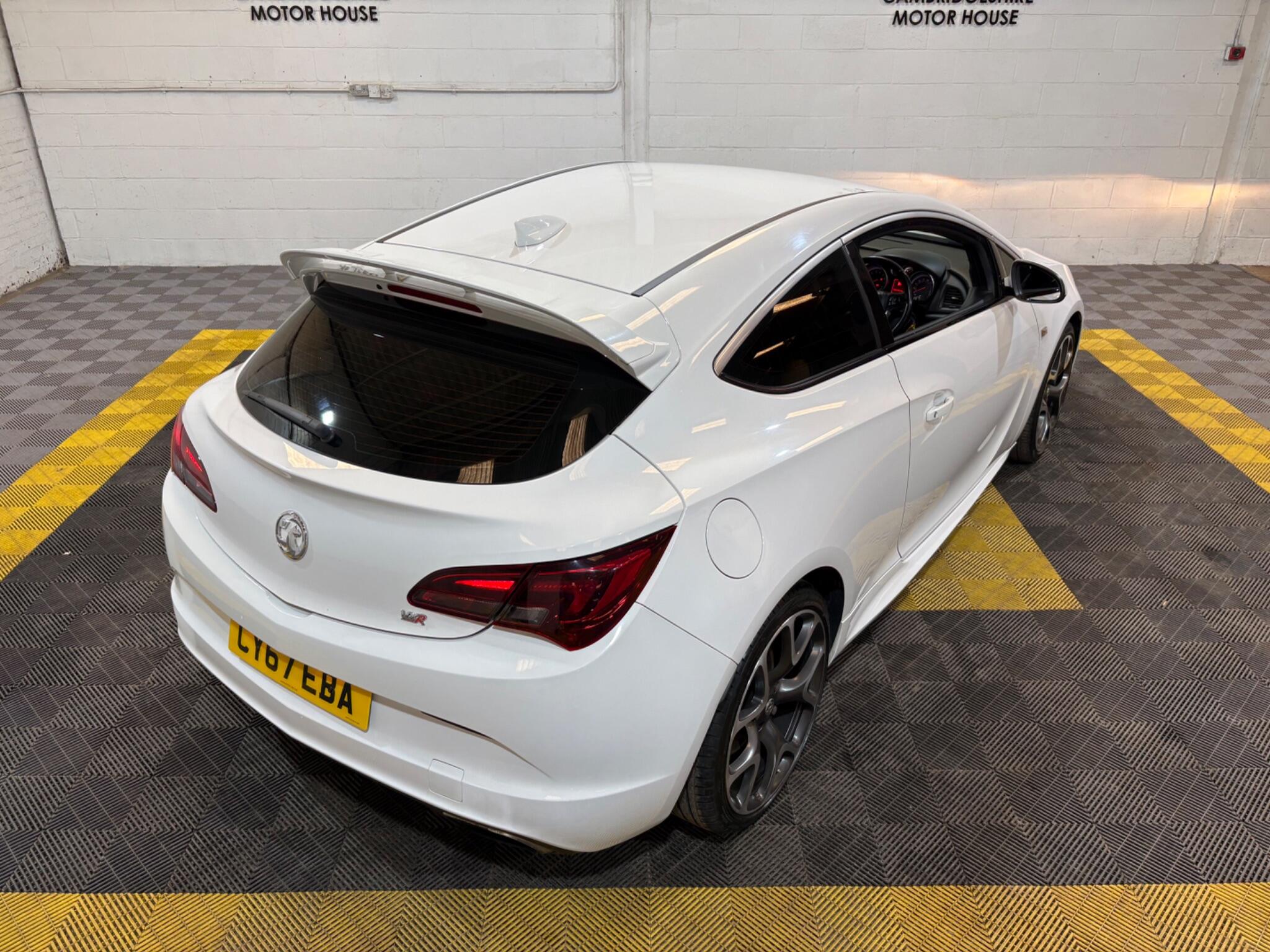 Vauxhall Astra GTC view 15