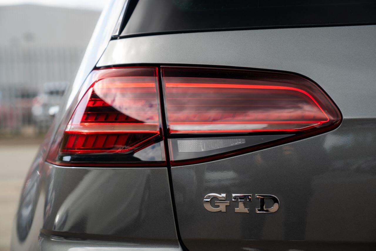 Volkswagen Golf view 24