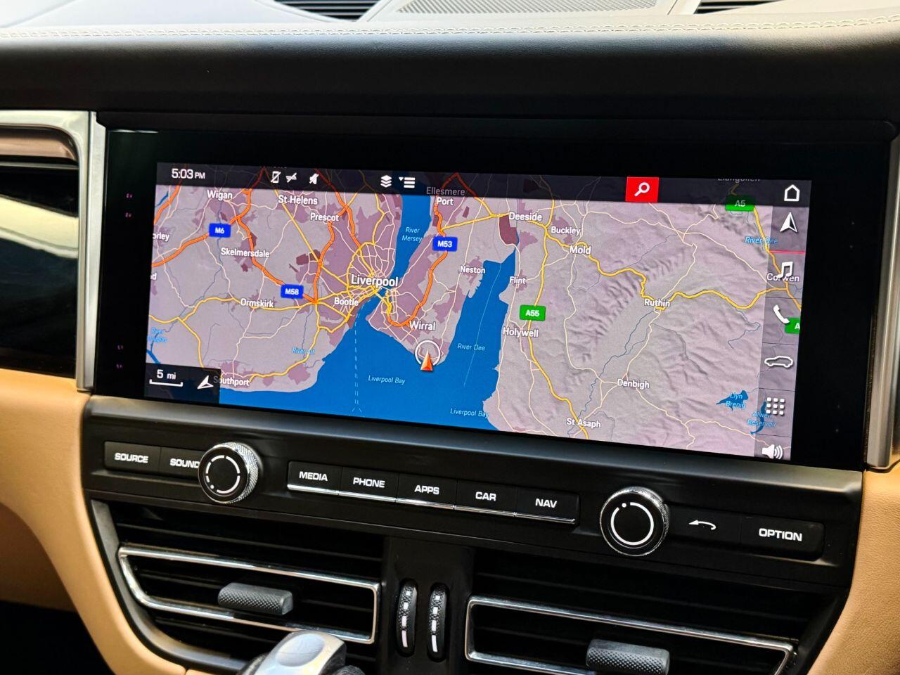 Porsche Macan view 13