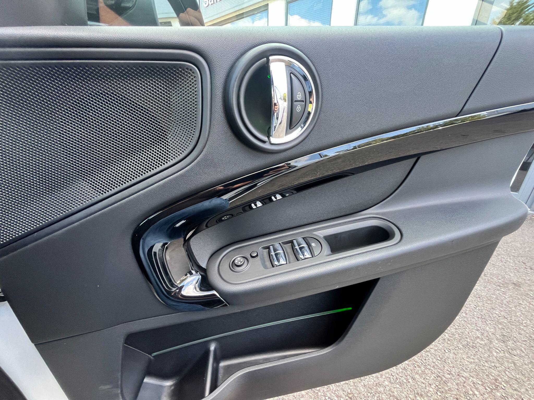 Mini Countryman view 13
