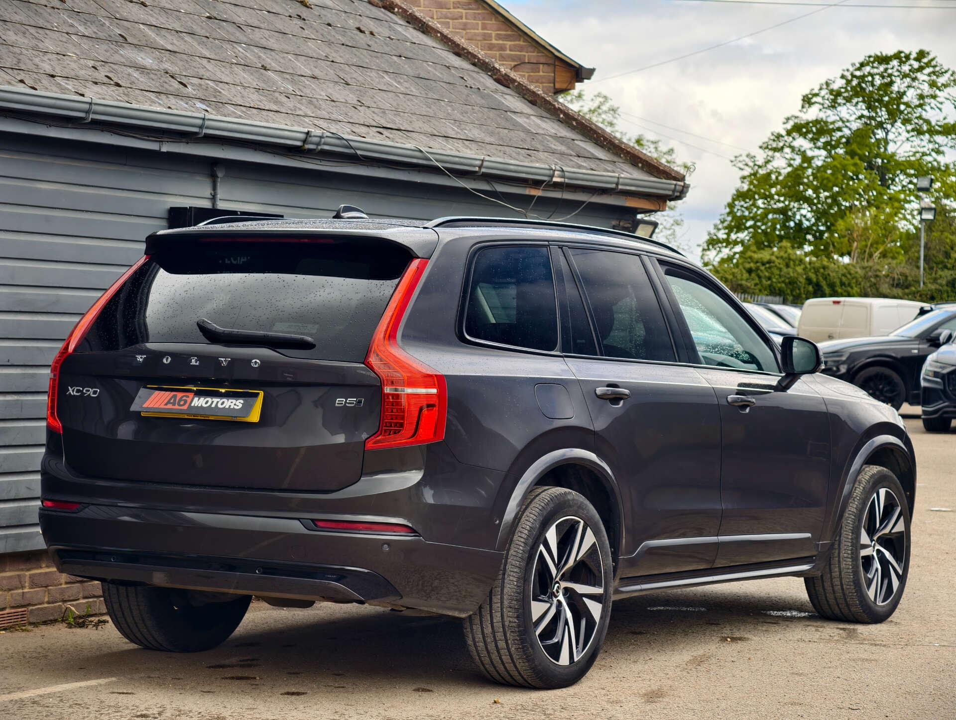 Volvo XC90 view 15