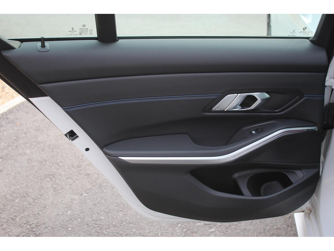 BMW 3 Series view 34