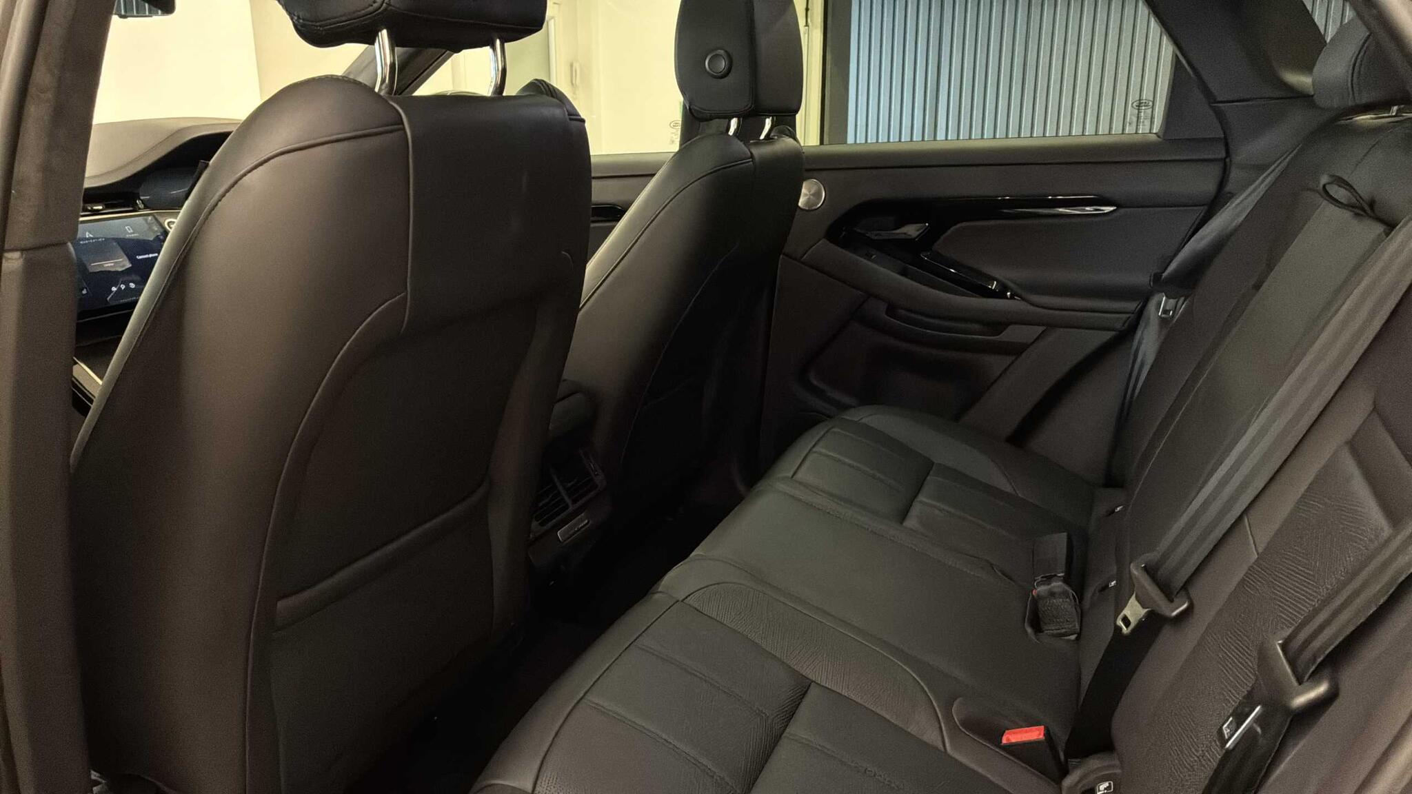 Land Rover Range Rover Evoque view 4