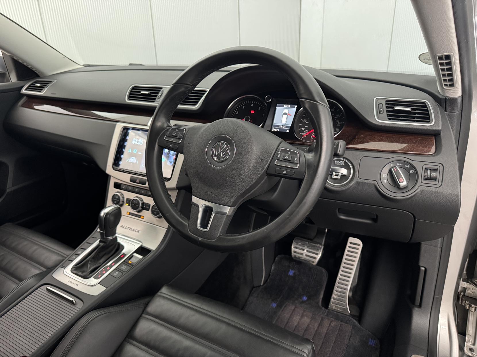 Volkswagen Passat view 62