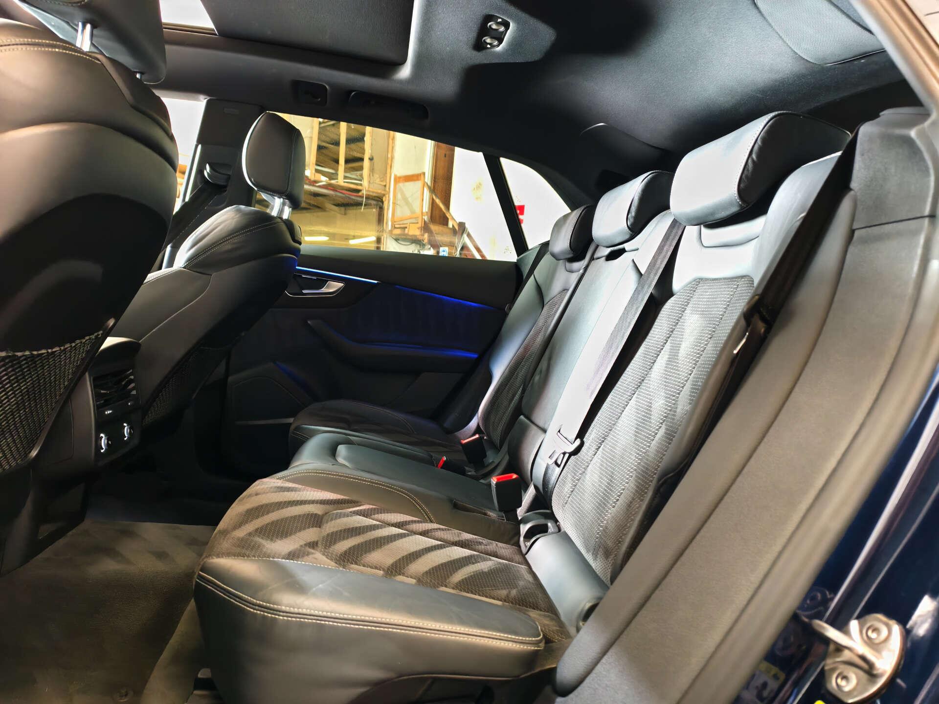 Audi Q8 view 17