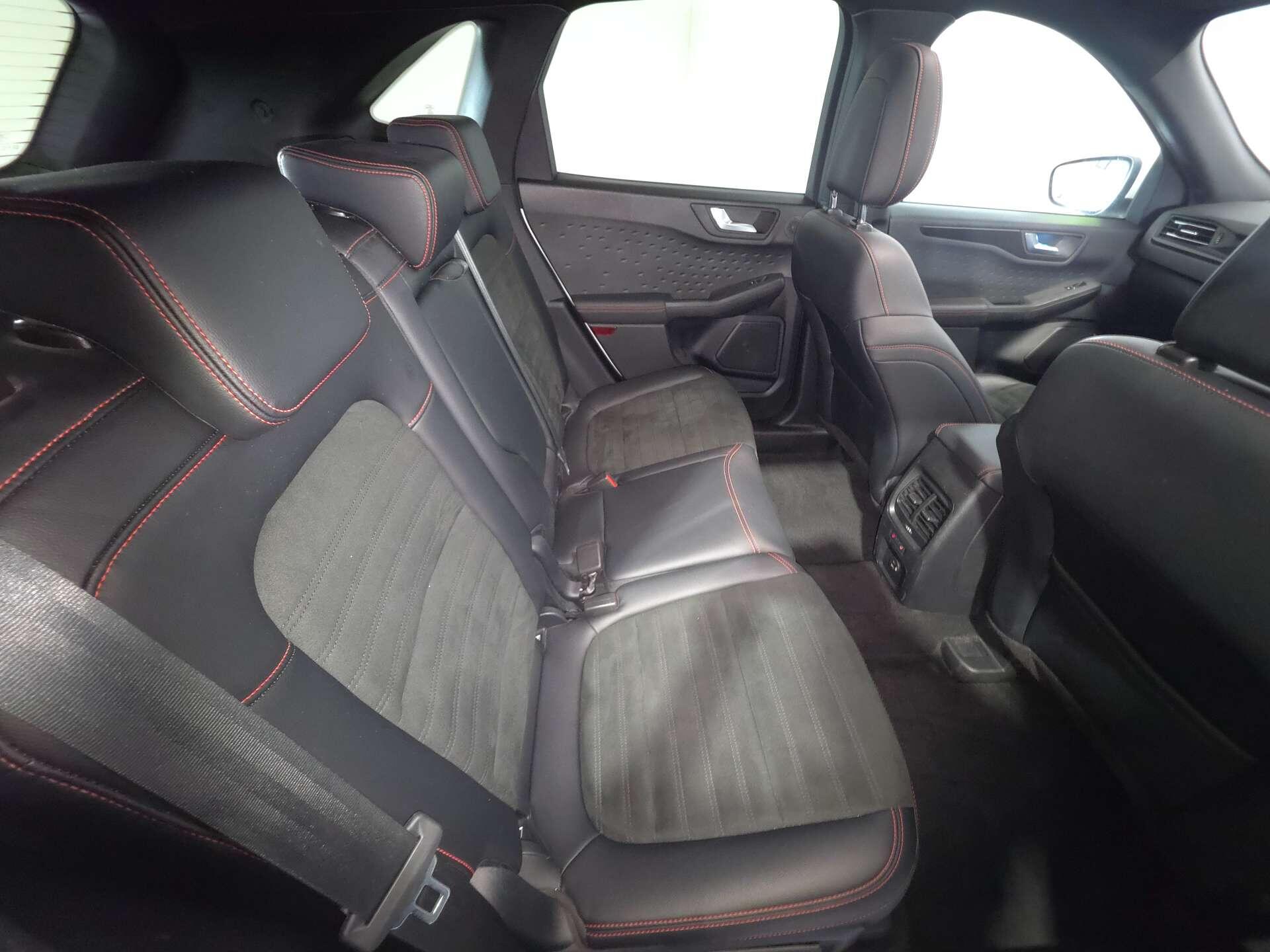 Ford Kuga view 50