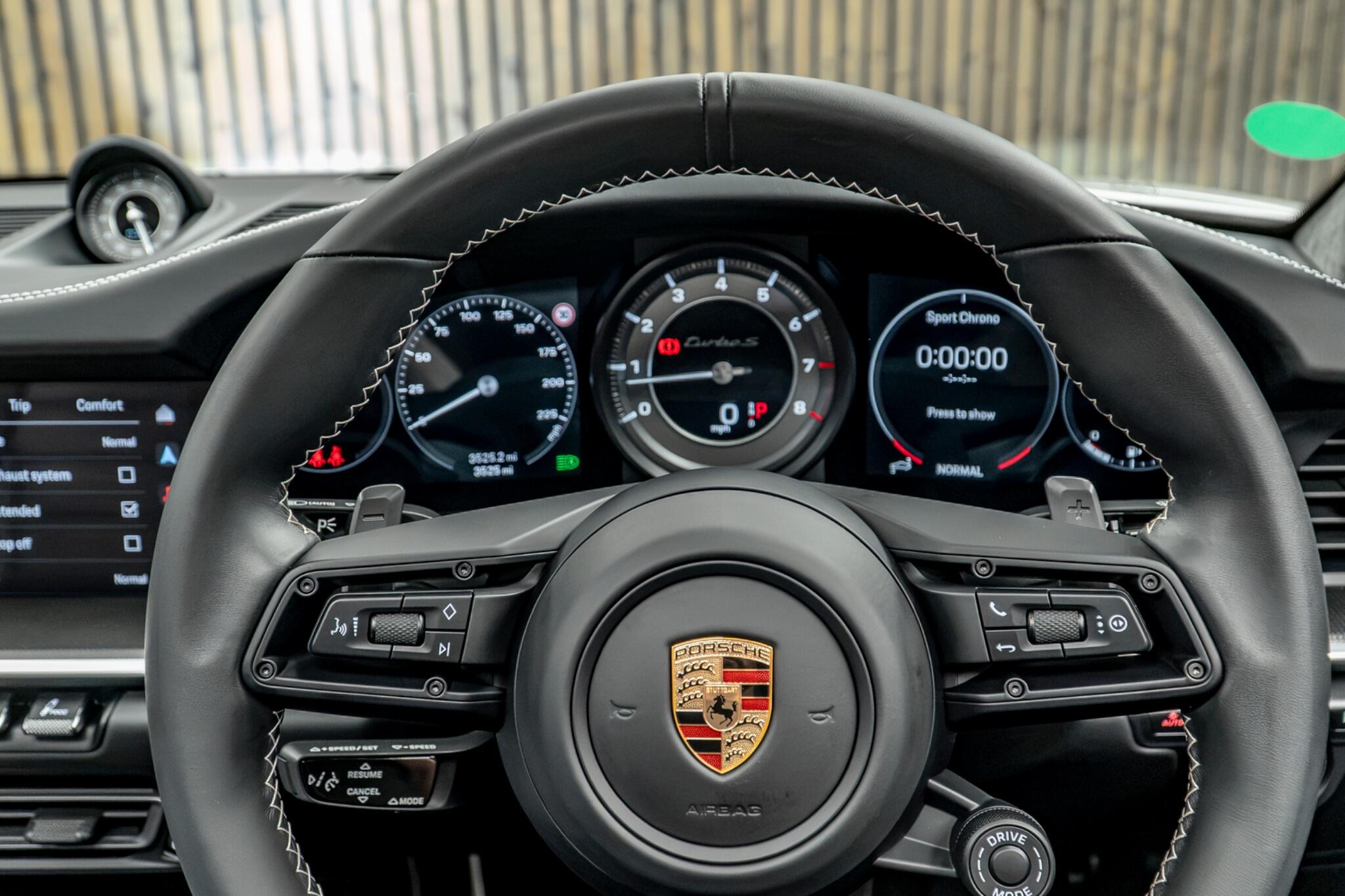 Porsche 911 view 33