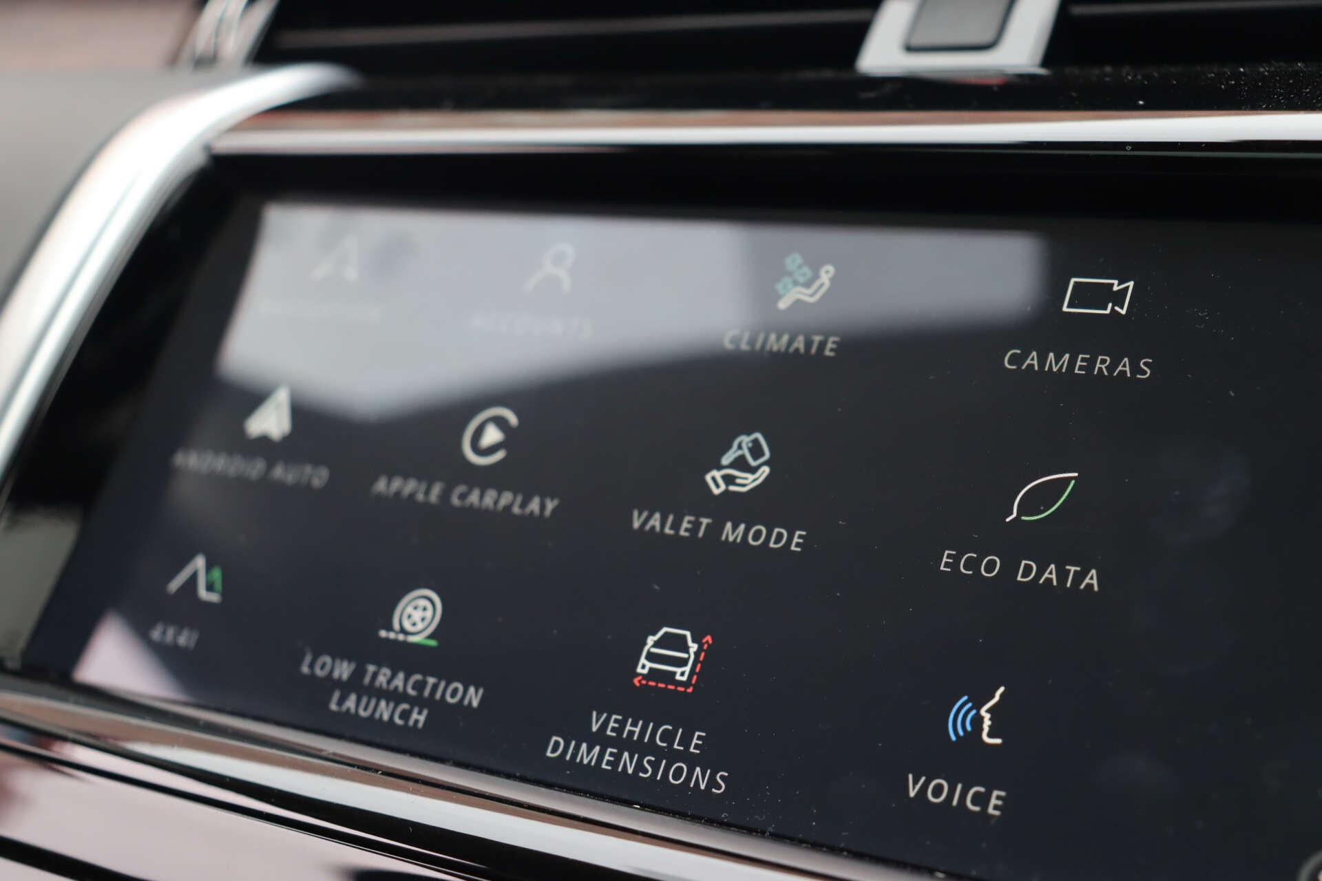 Land Rover Discovery Sport view 41