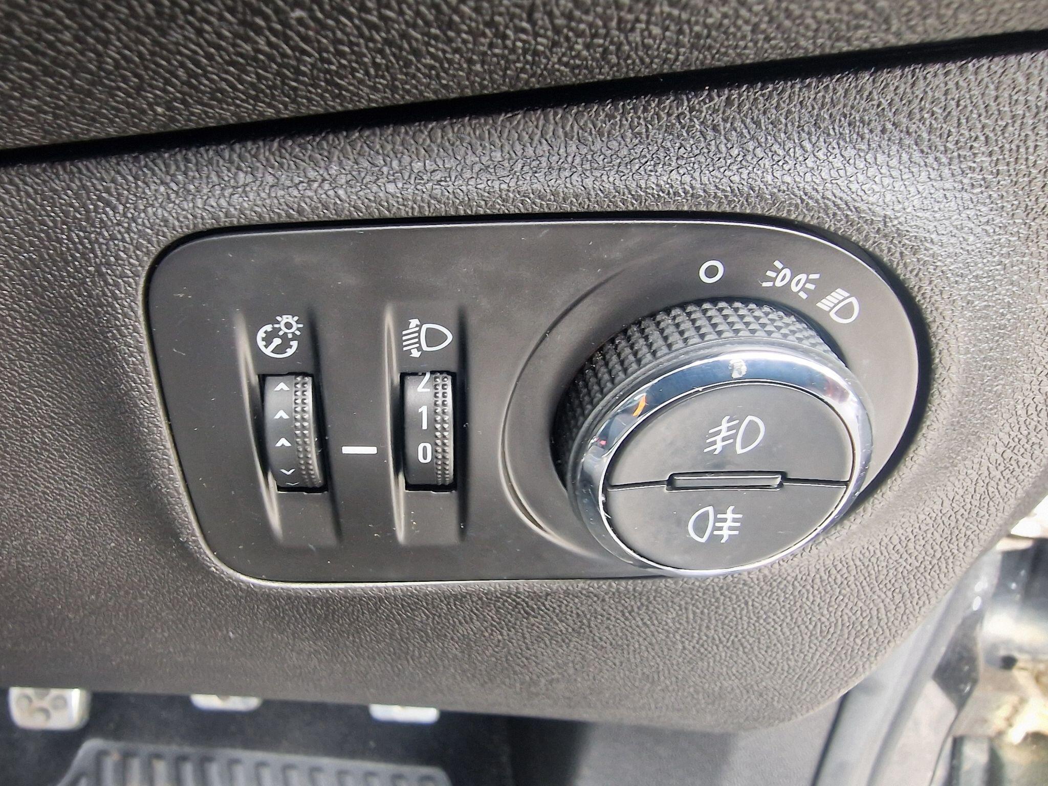 Vauxhall Corsa view 32