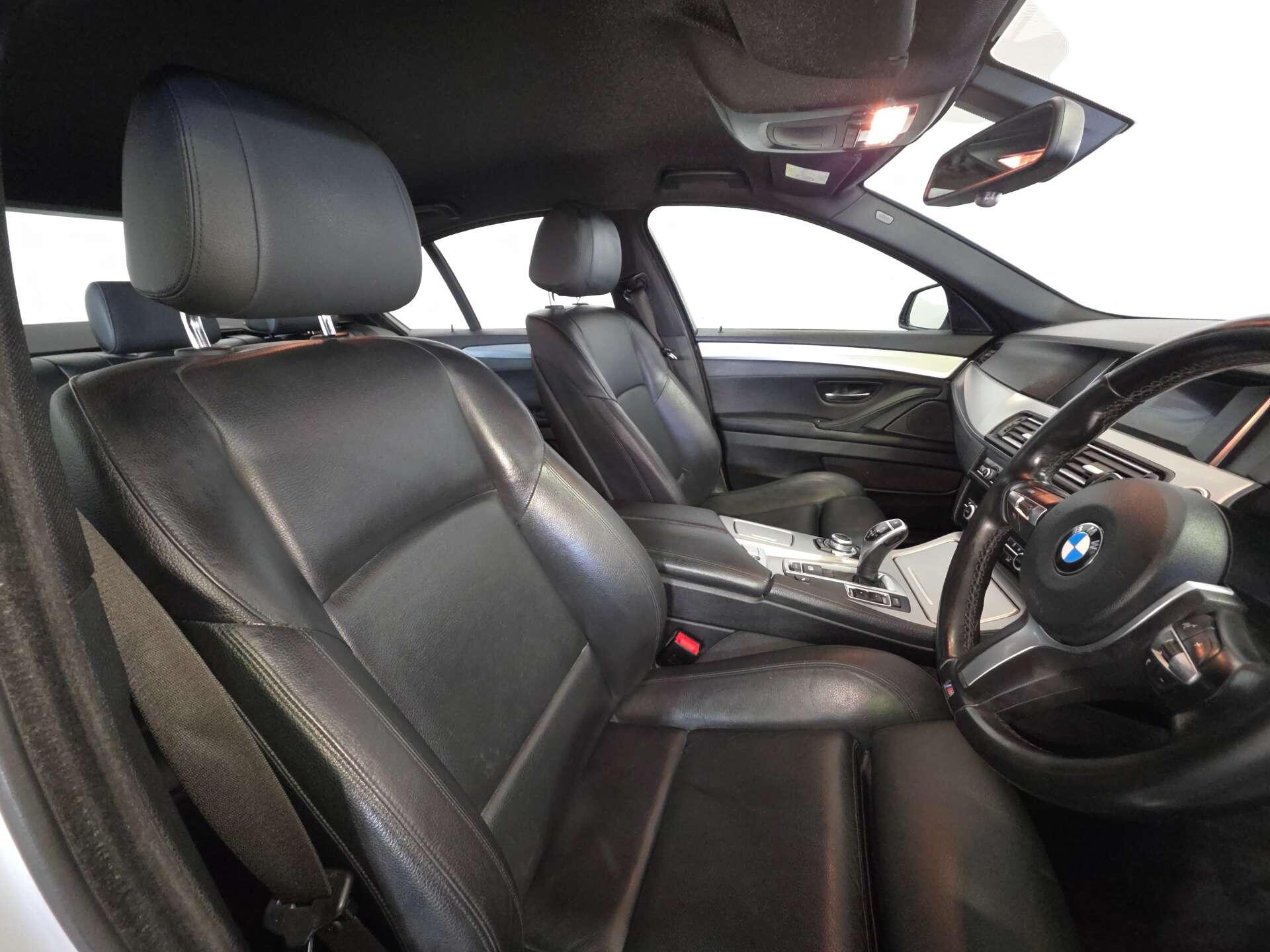 BMW 5 Series view 10