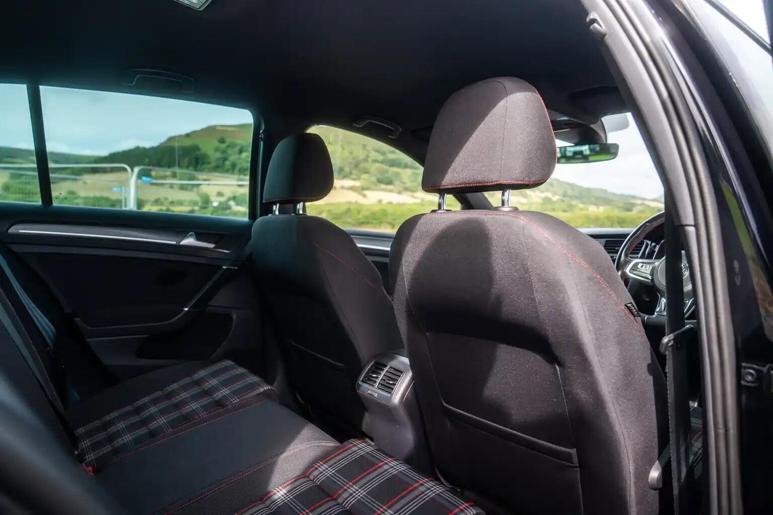 Volkswagen Golf view 33