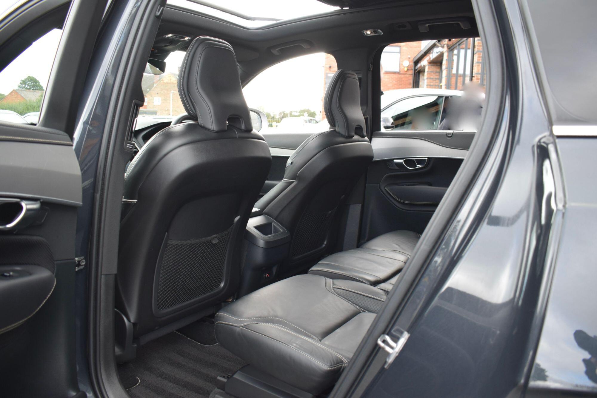 Volvo XC90 view 28
