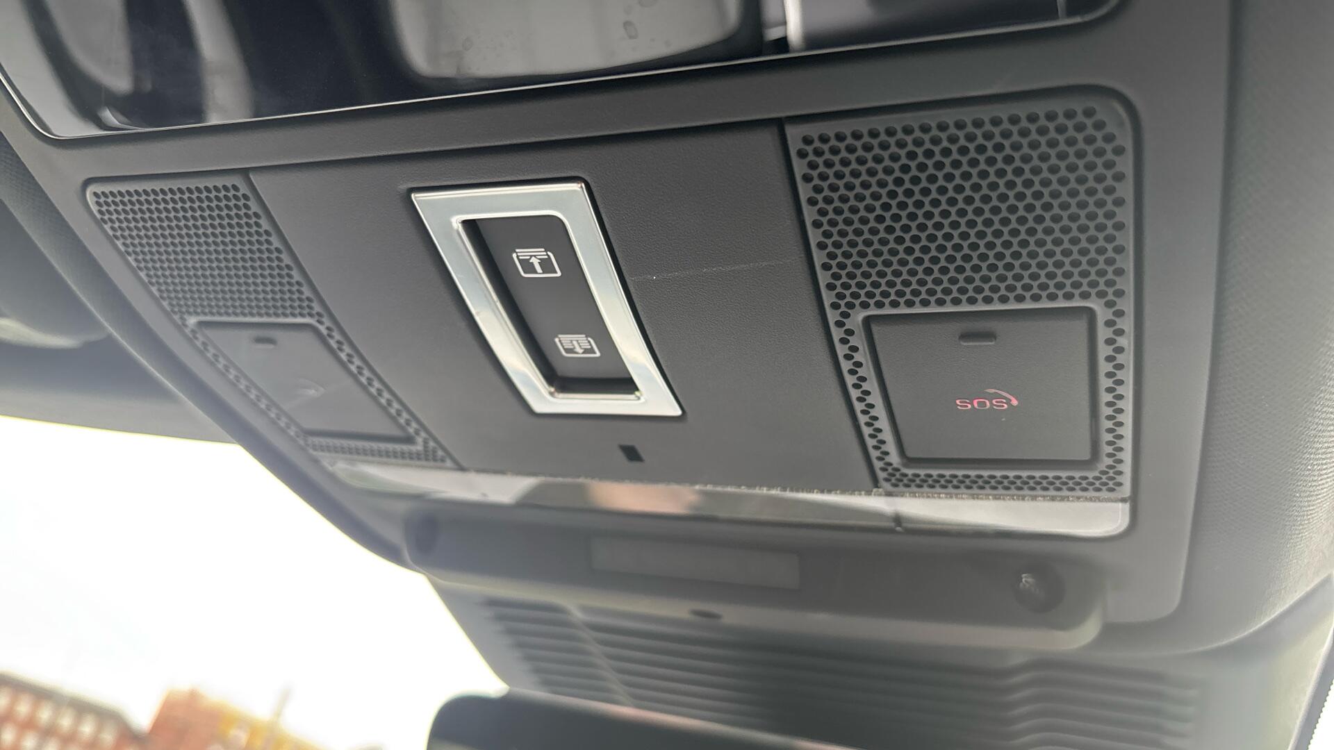 Land Rover Range Rover Evoque view 36