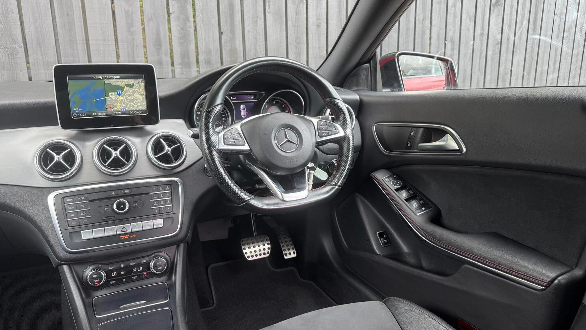 Mercedes-Benz Cla view 14