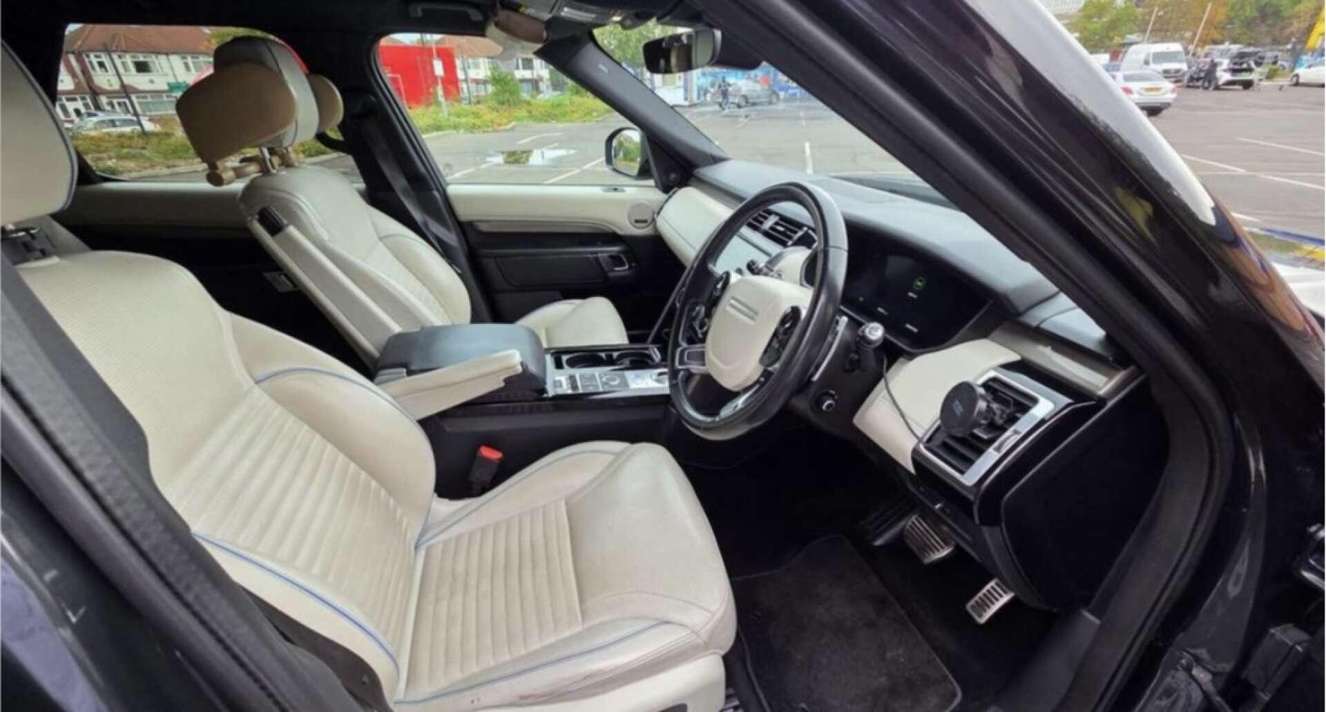 Land Rover Discovery view 2