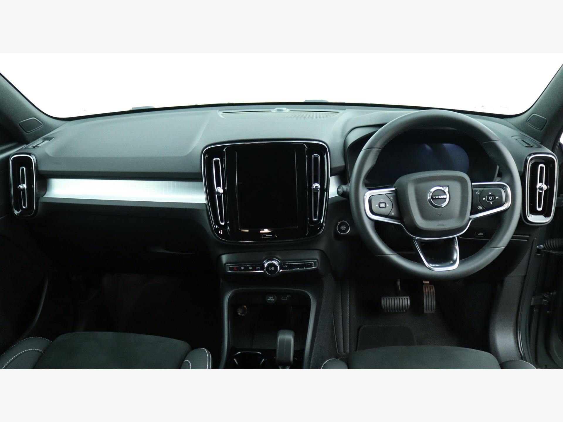 Volvo XC40 view 6