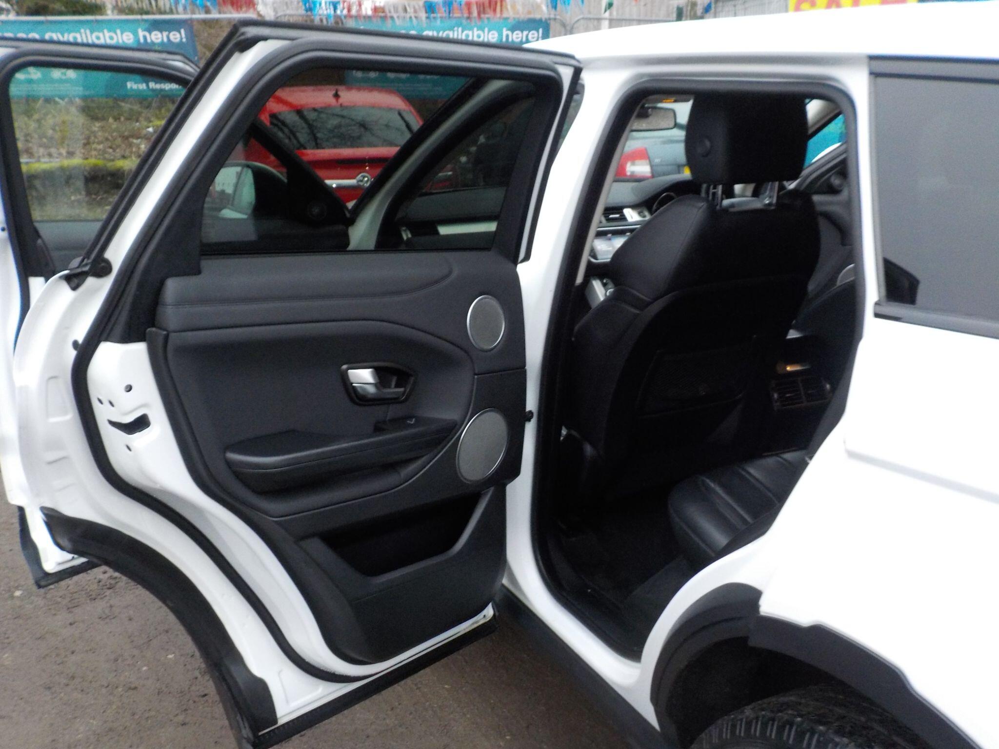 Land Rover Range Rover Evoque 2.0 eD4 SE FWD Euro 6 (s/s) 5dr