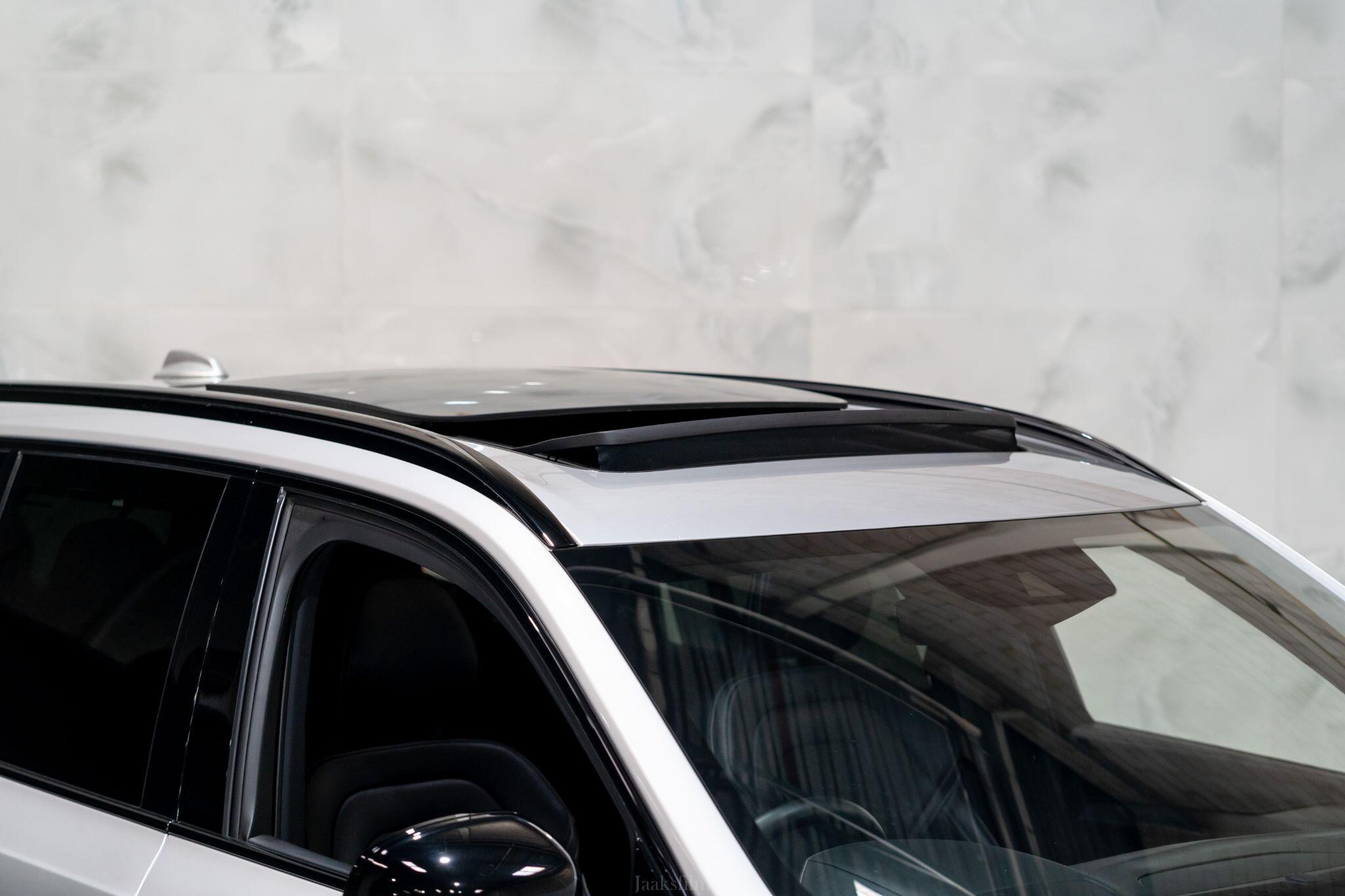 Volvo XC90 view 14