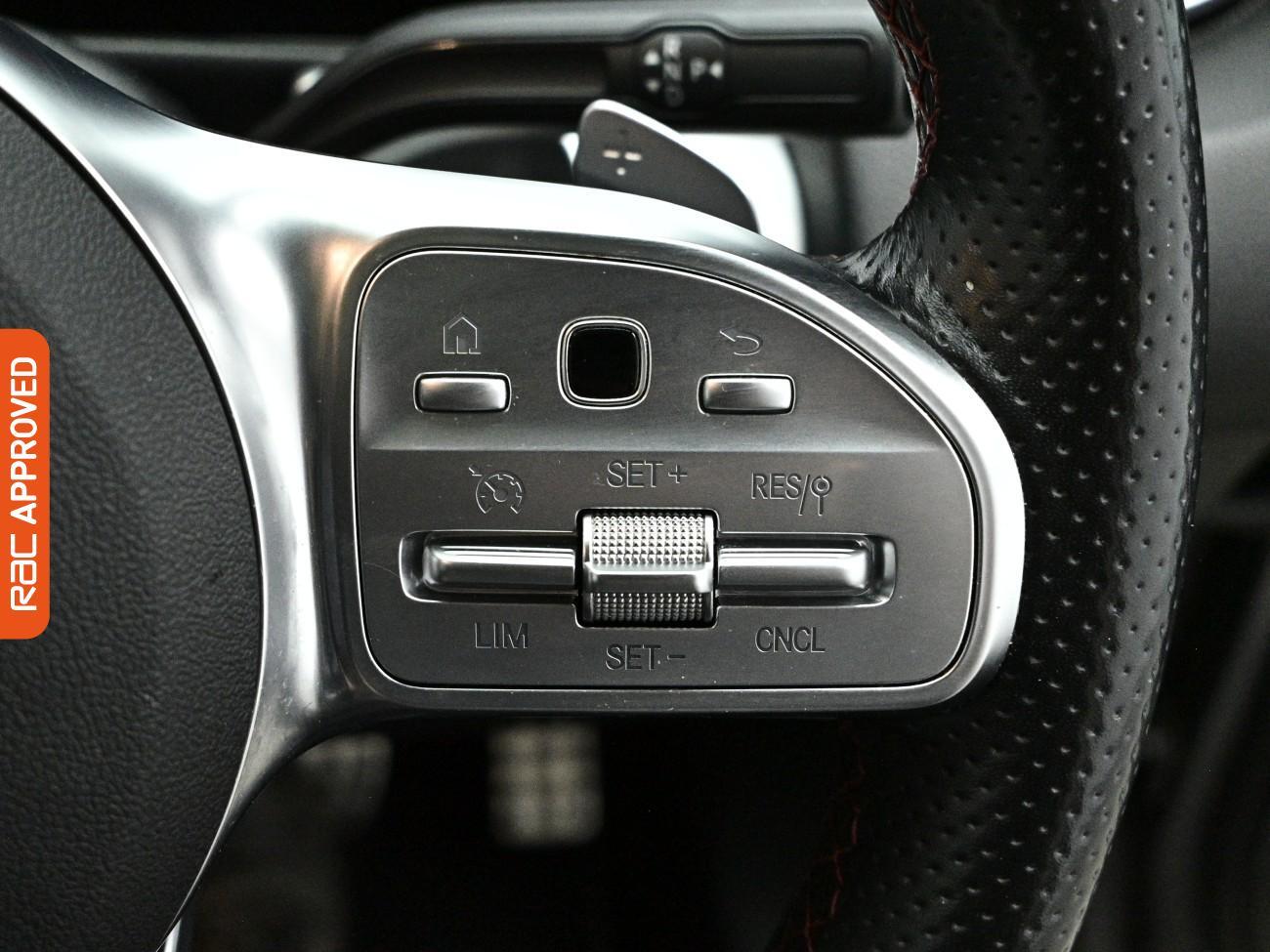 Mercedes-Benz Eqb view 25