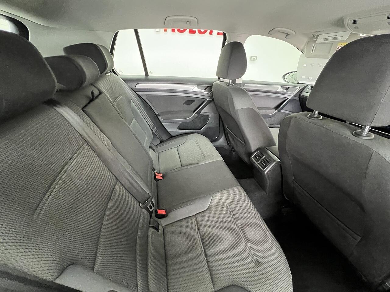 Volkswagen Golf view 16