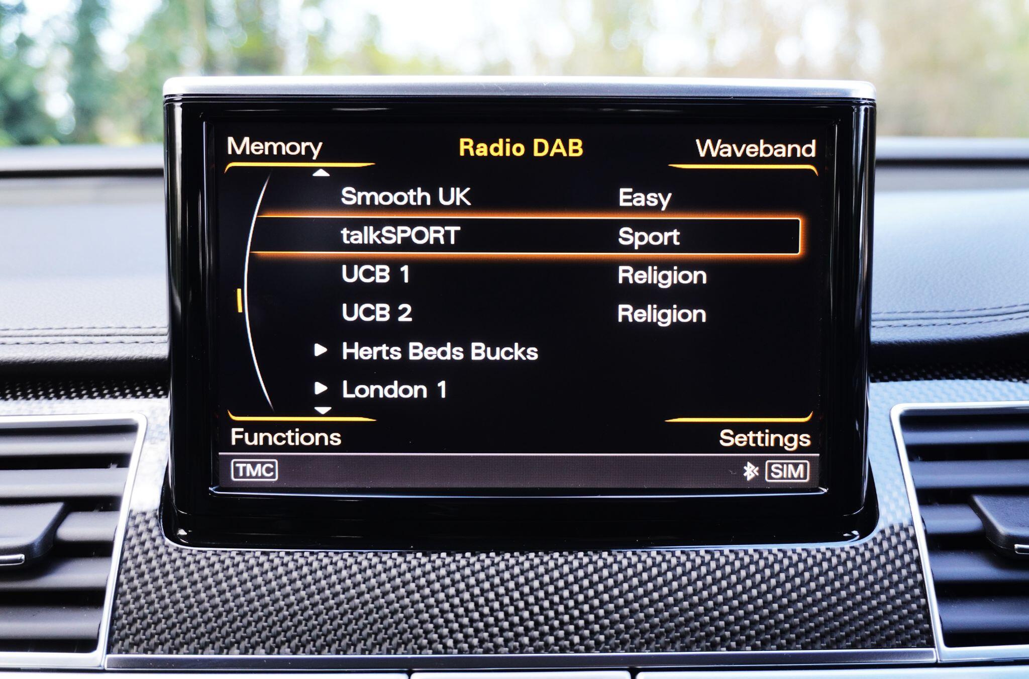 Audi S8 view 27