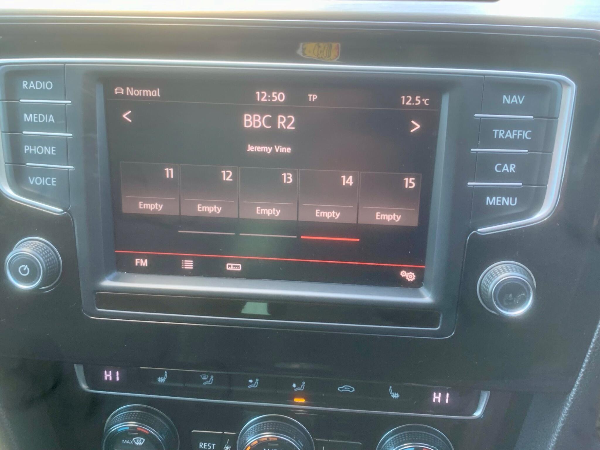 Volkswagen Passat view 33