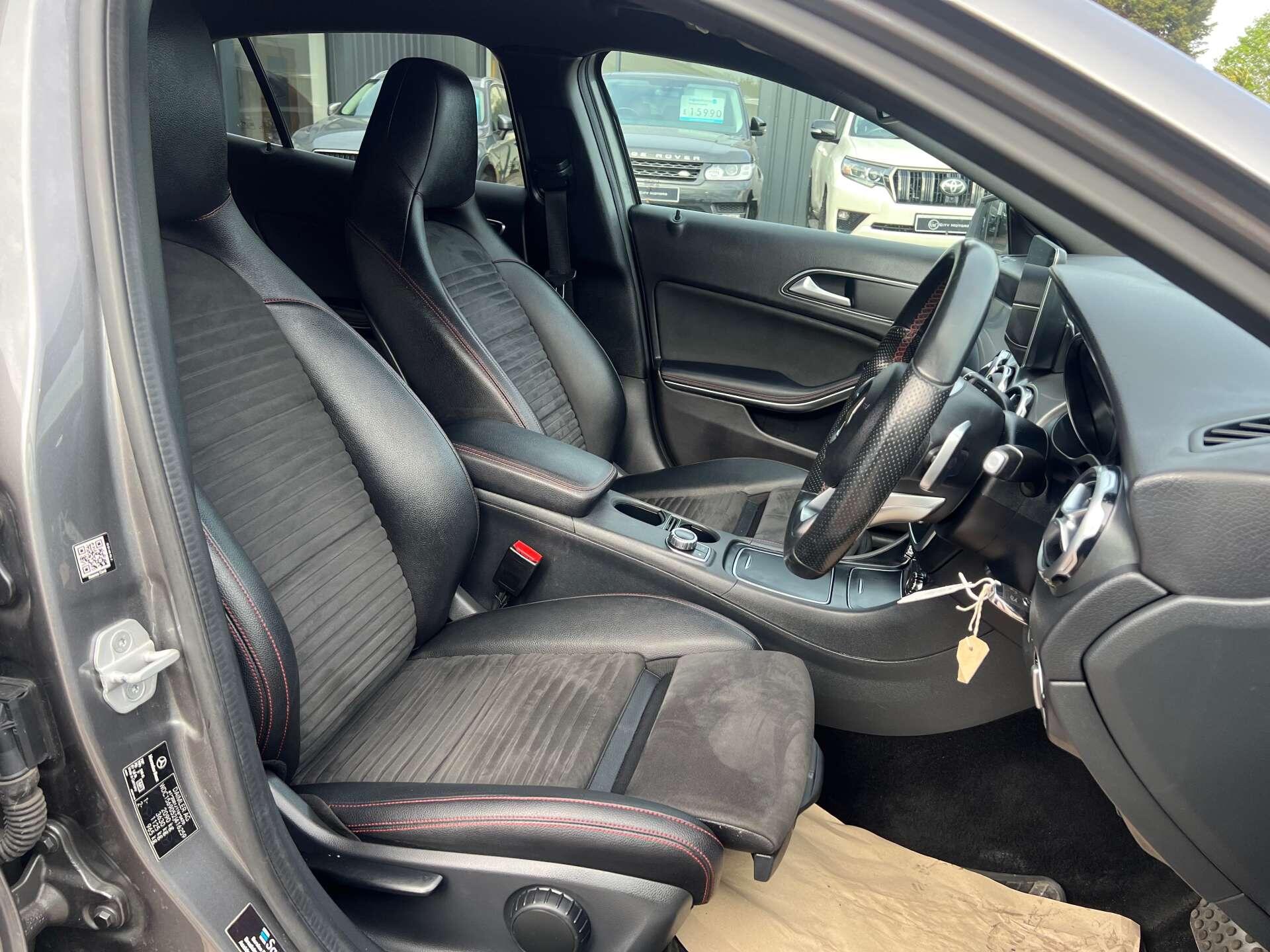 Mercedes-Benz GLA view 17