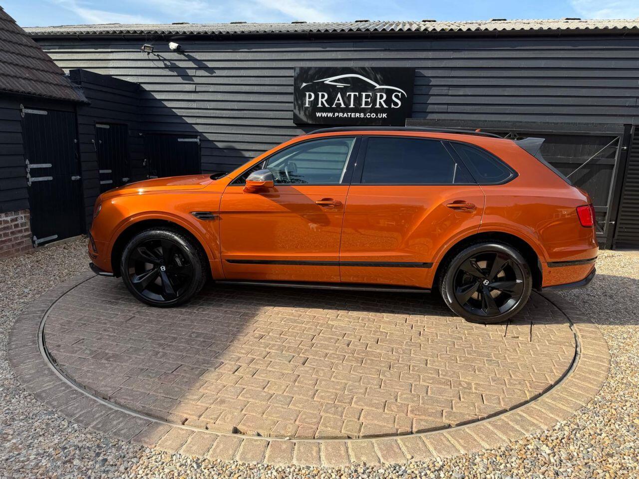 Bentley Bentayga view 40