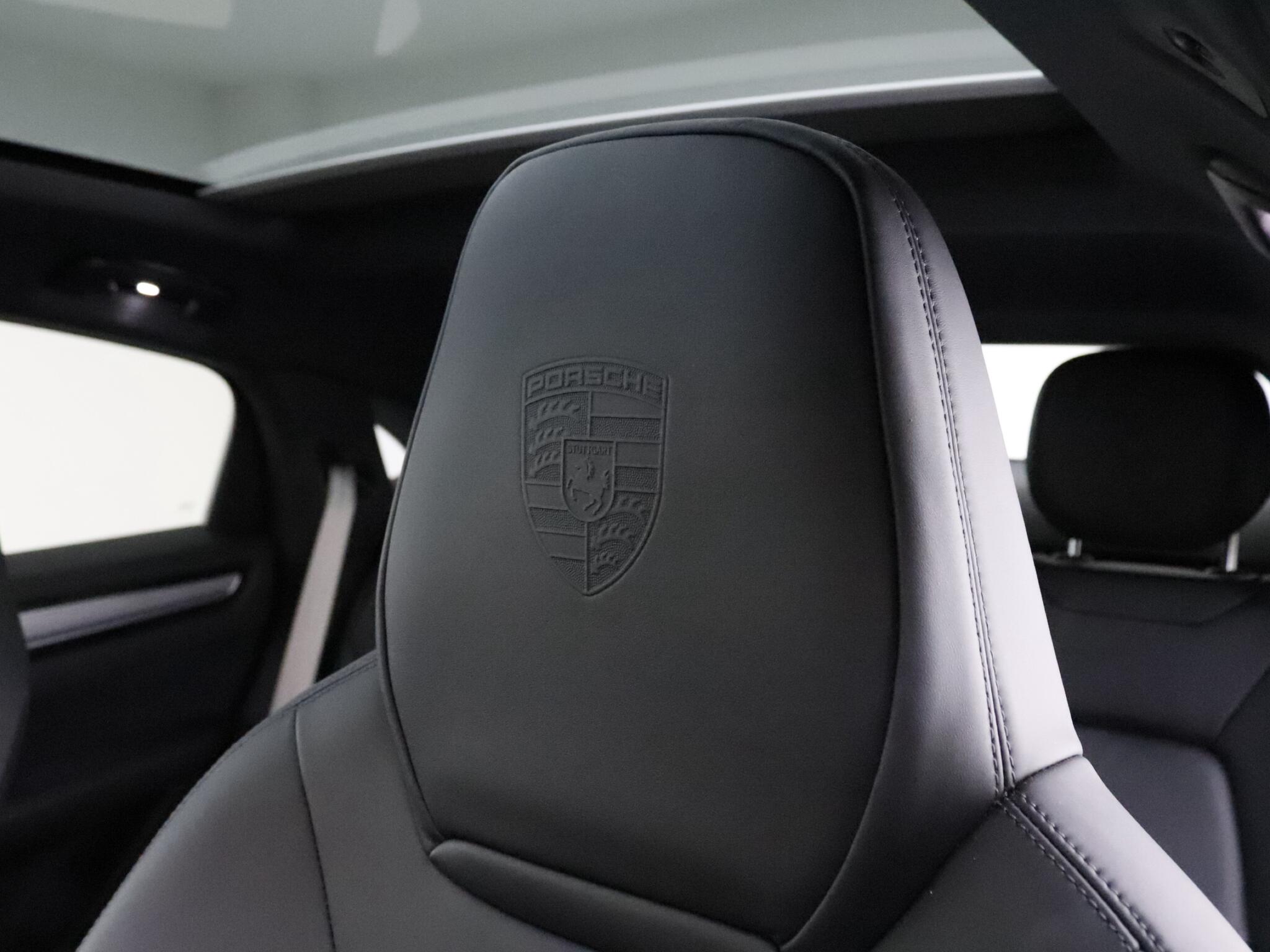 Porsche Cayenne view 15