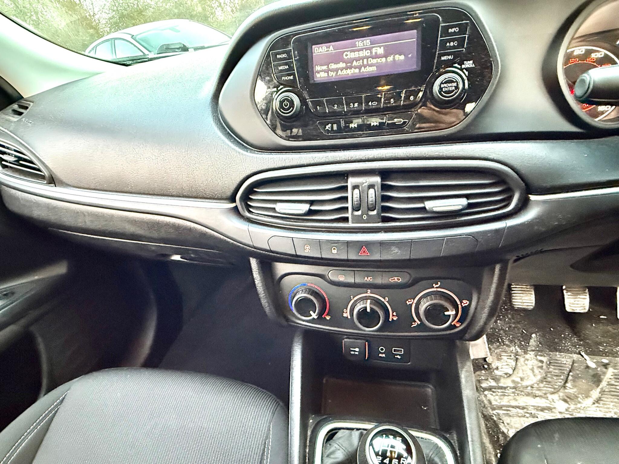 2017 Fiat Tipo 1.4 MPI Easy Euro 6 5dr • 74,447 miles image 8