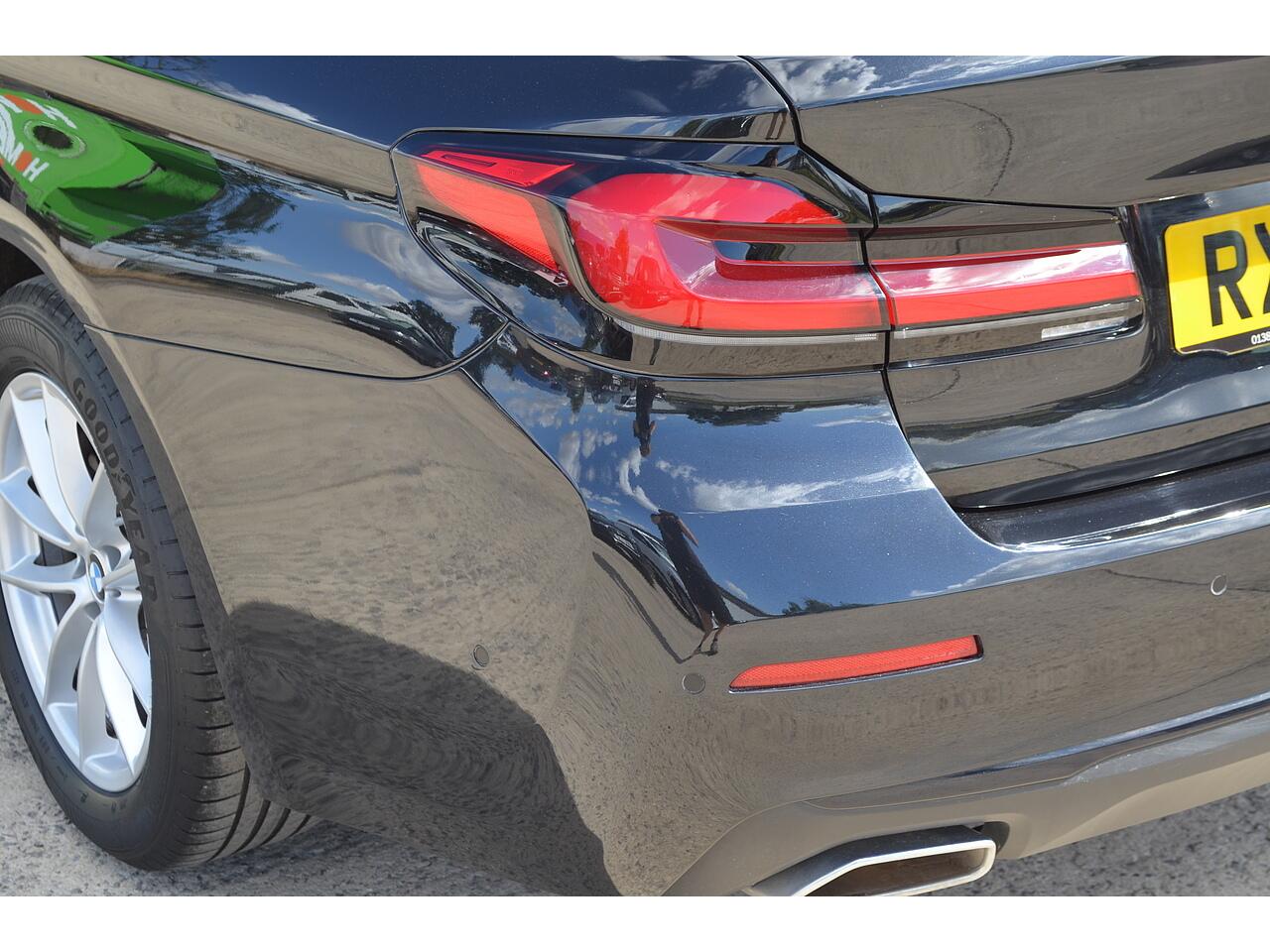 BMW 5 Series view 27