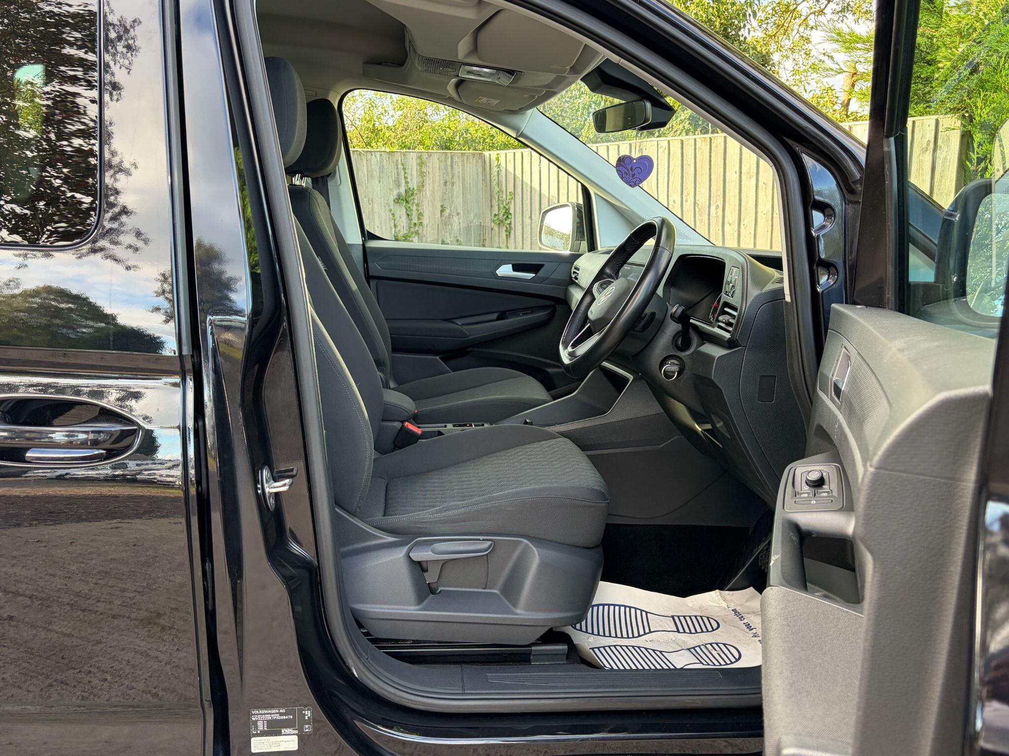 Volkswagen Caddy Maxi view 11