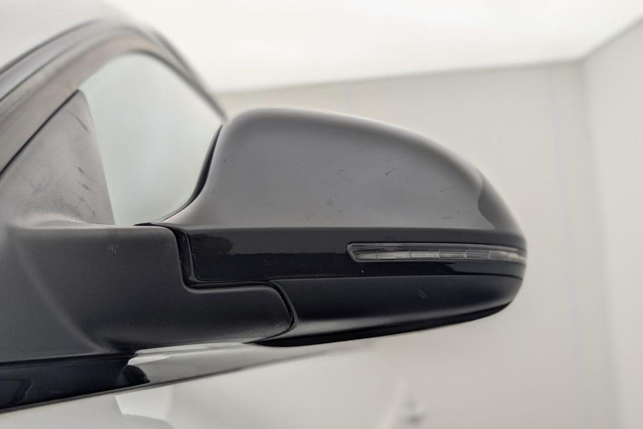 Audi Q3 view 40
