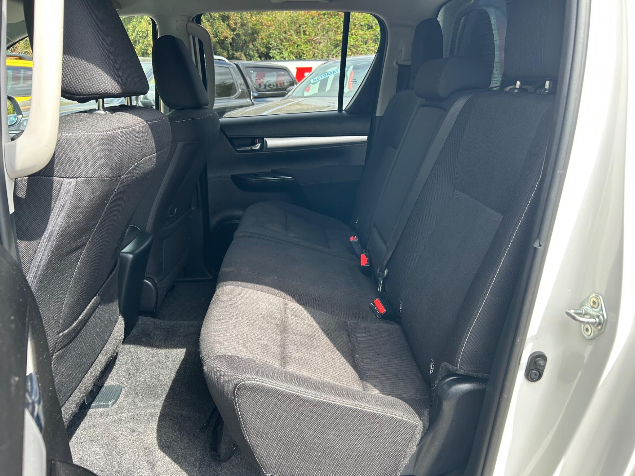 Toyota Hilux view 47
