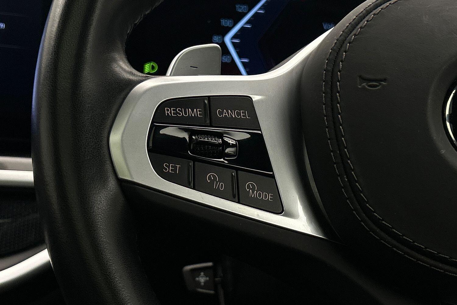 BMW X7 view 18