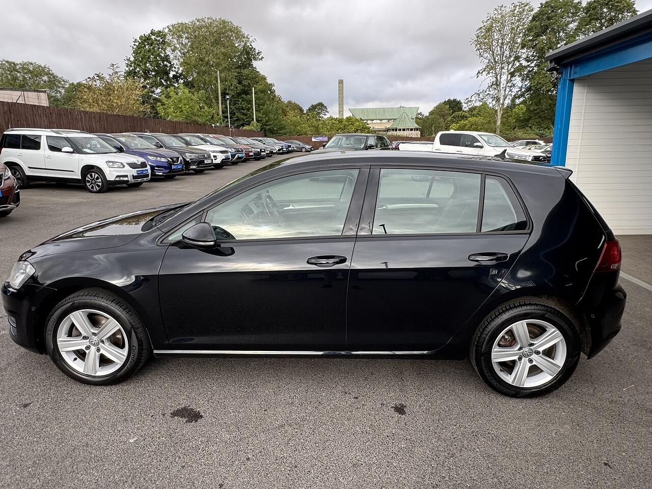 Volkswagen Golf view 8