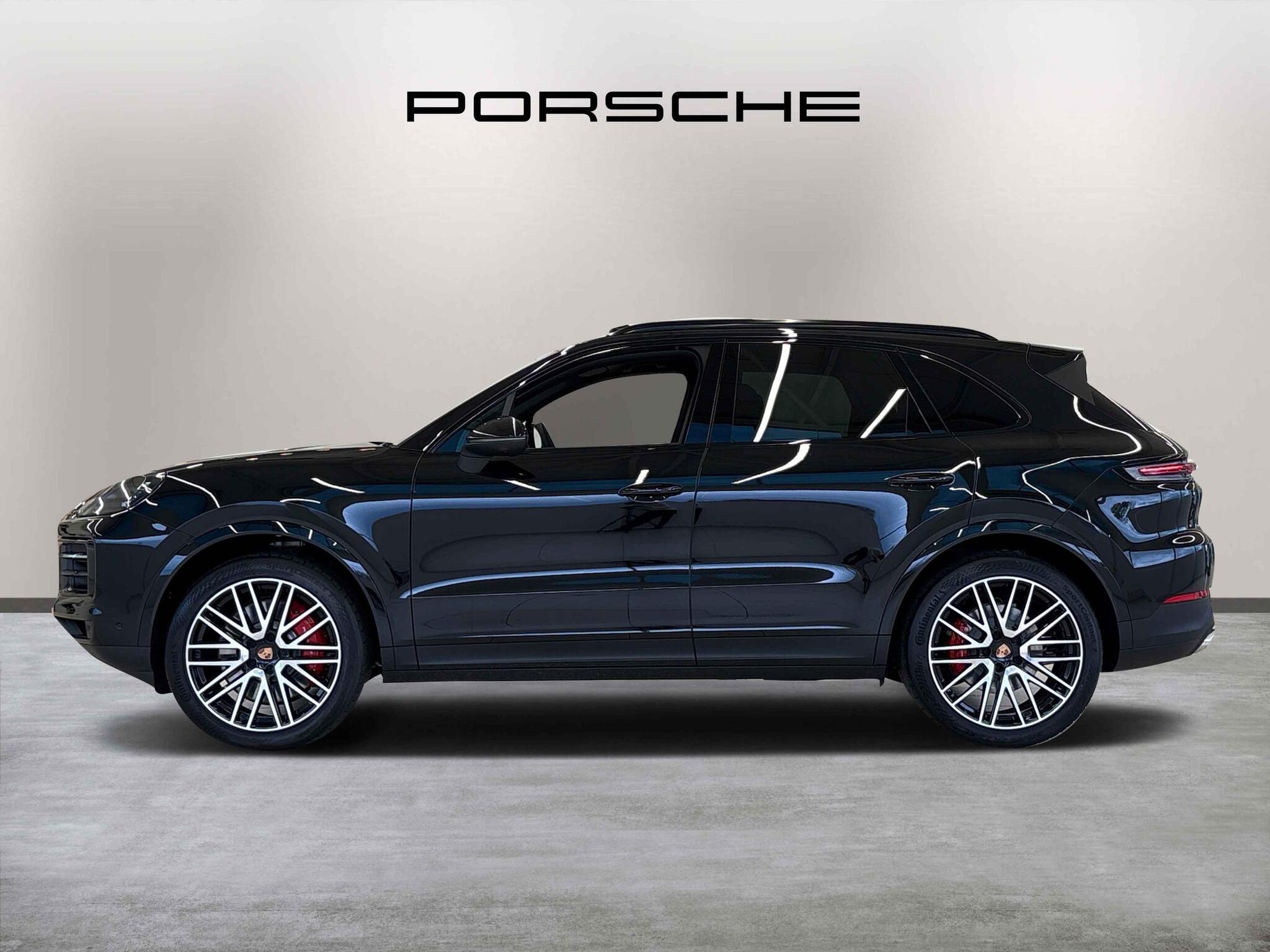 Porsche Cayenne view 4