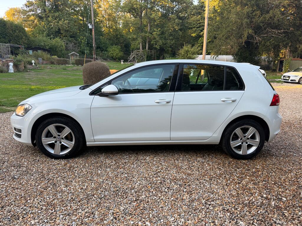 Volkswagen Golf view 6