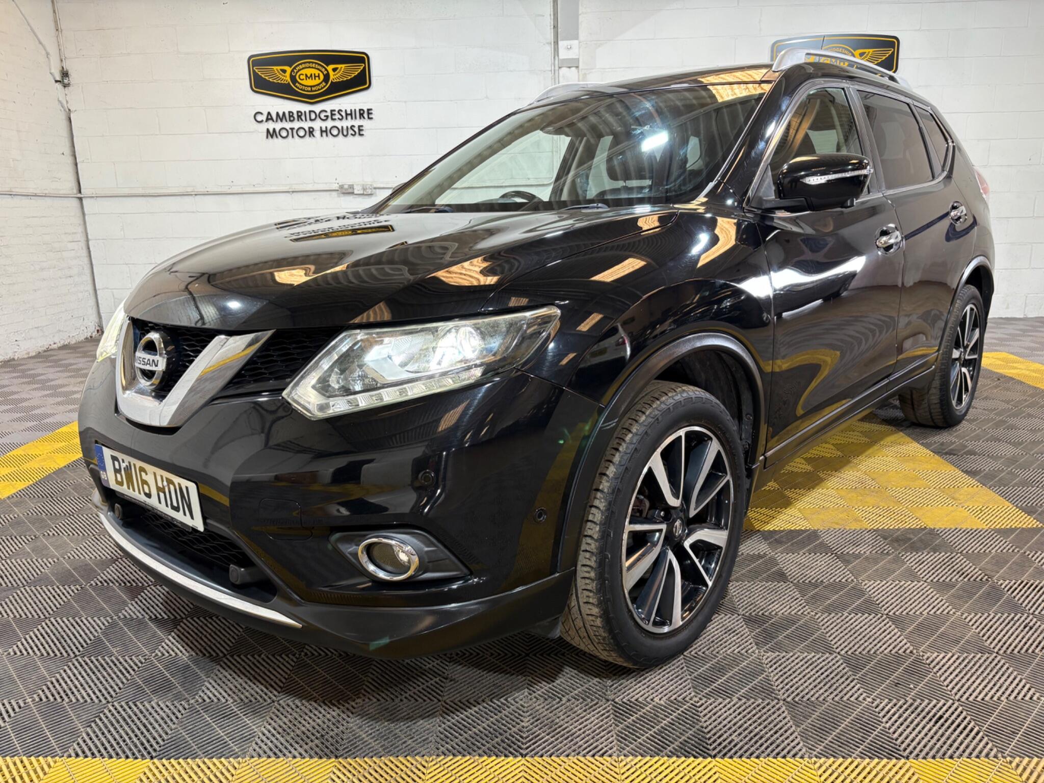 Nissan X-Trail view 2