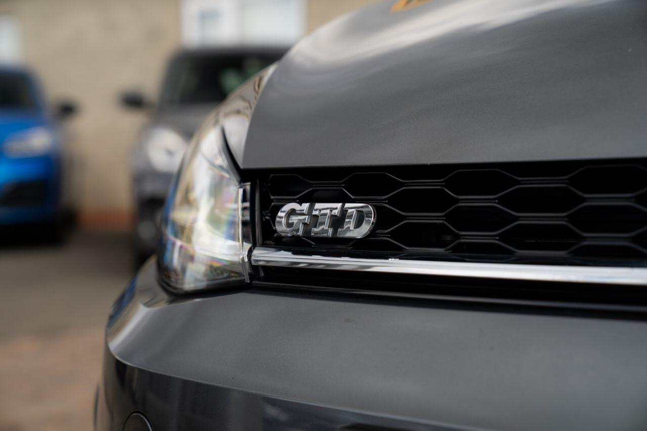 Volkswagen Golf view 91