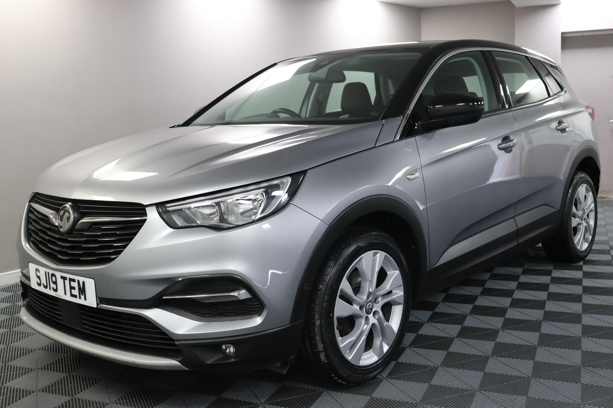 Vauxhall Grandland X view 5