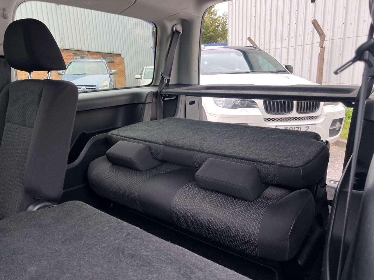 Volkswagen Caddy Maxi Life view 11