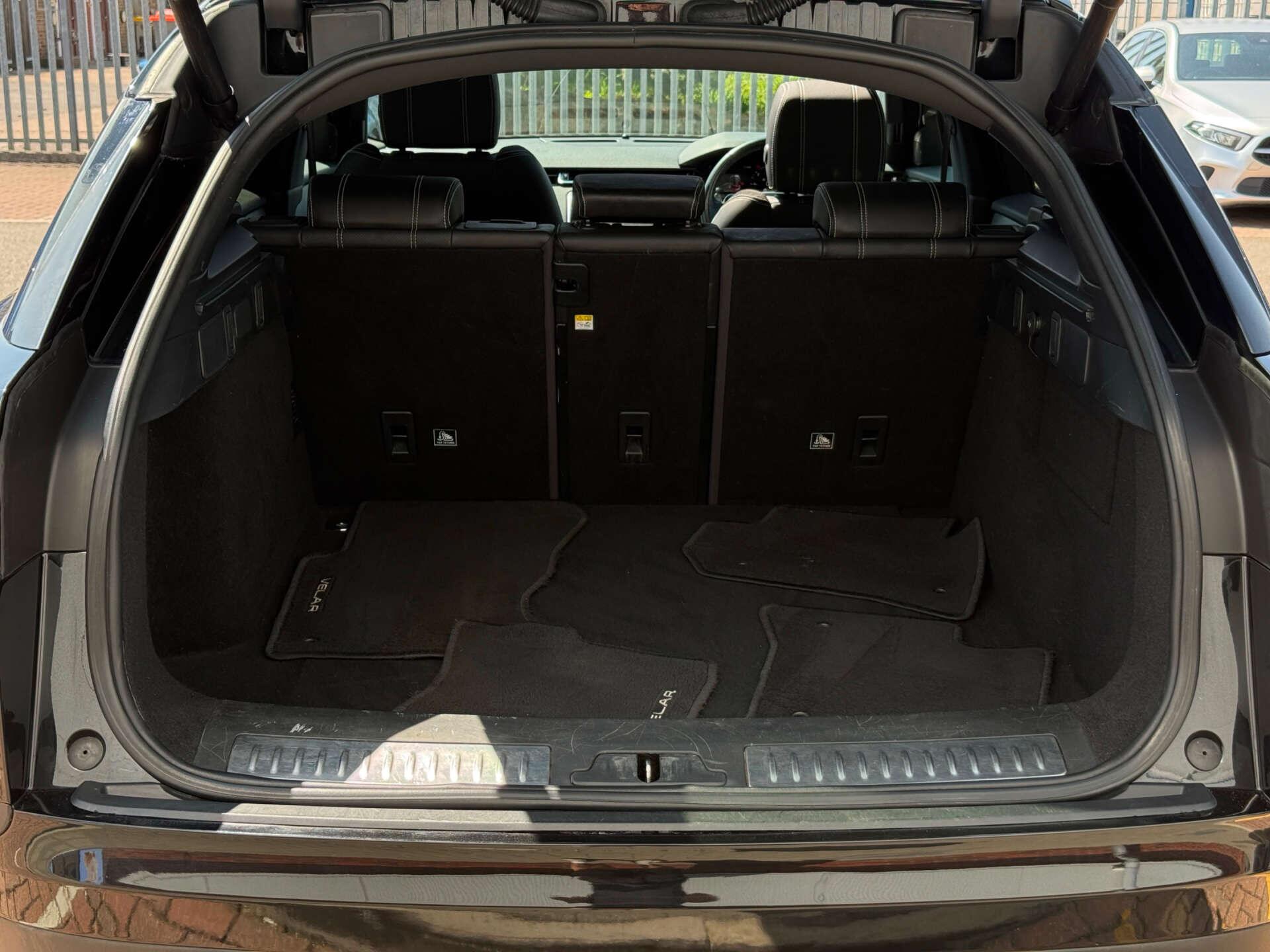 Land Rover Range Rover Velar view 32