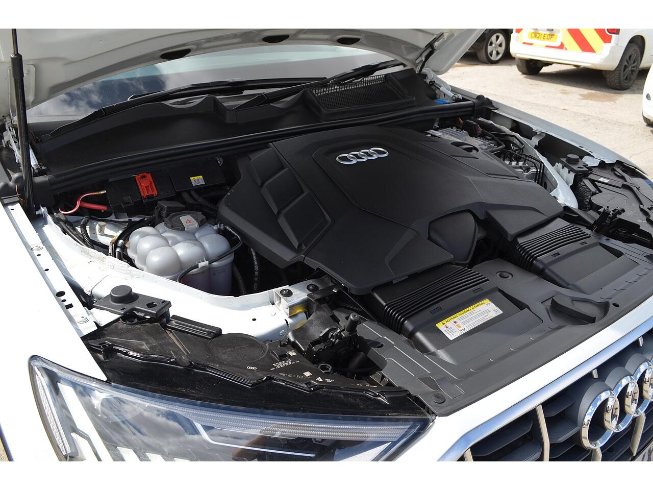 Audi Q7 view 35