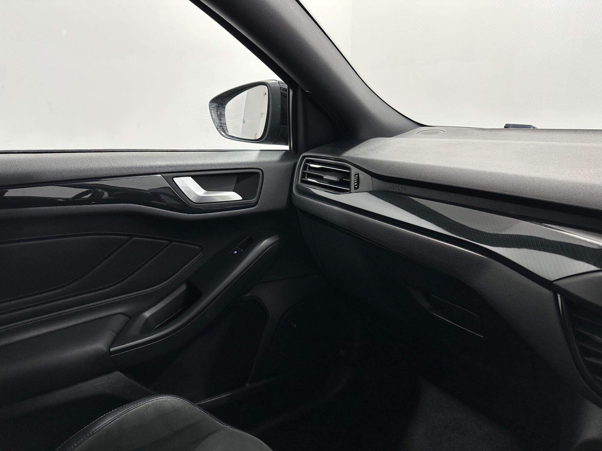 Ford Focus view 26