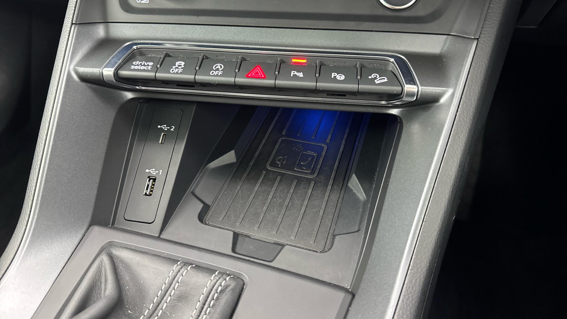 Audi Q3 view 44