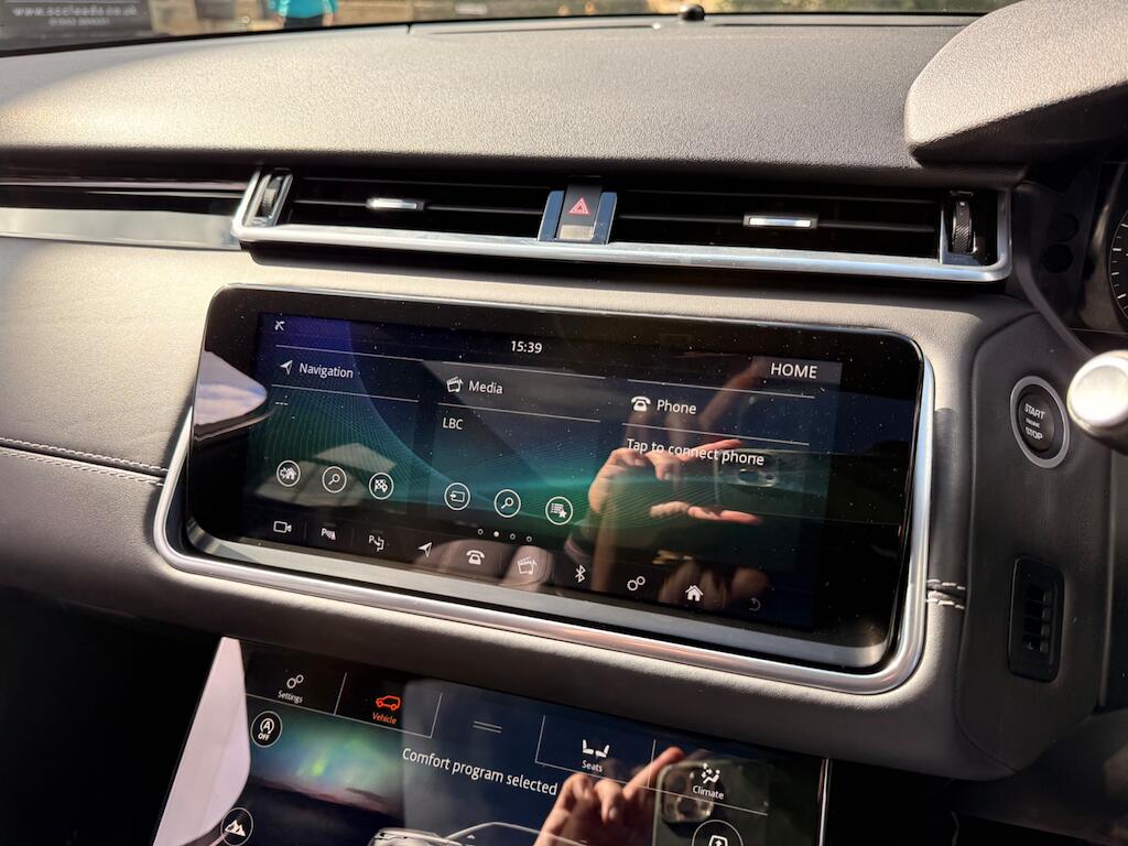 Land Rover Range Rover Velar view 51