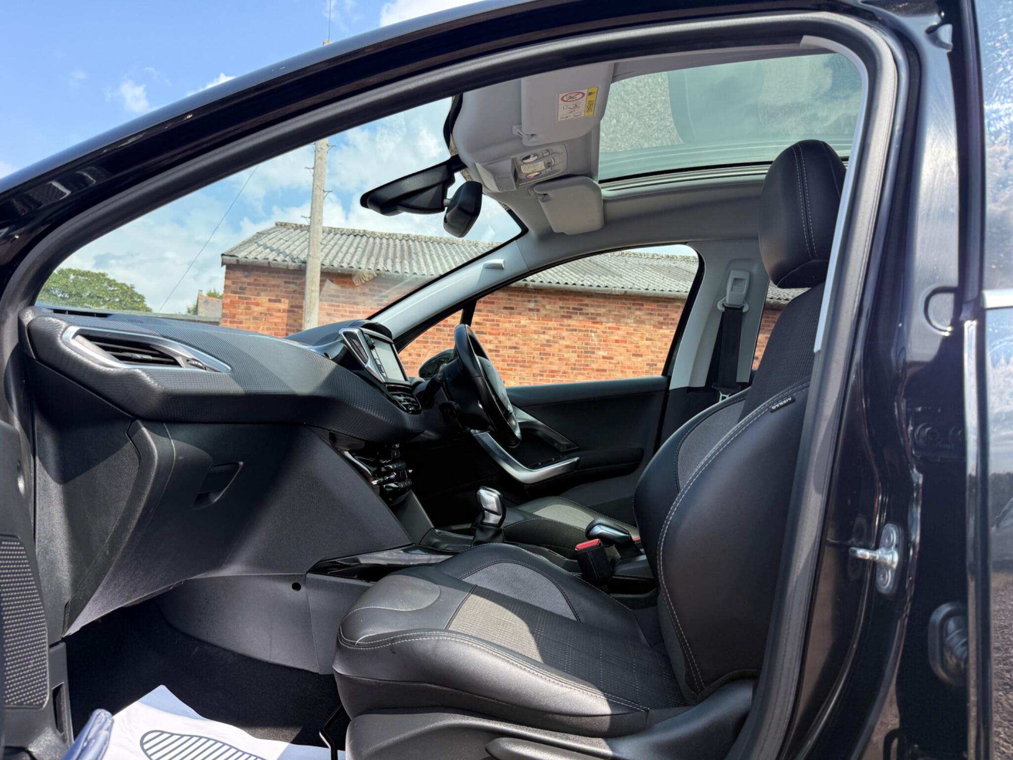 Peugeot 2008 view 25