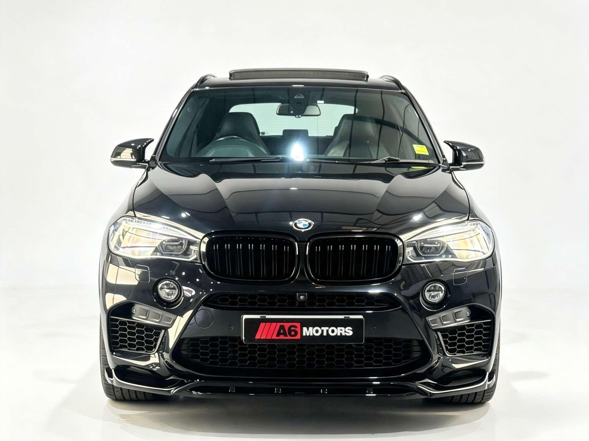 BMW X5 M view 7